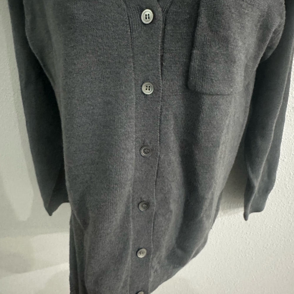 JH collectibles Dark Charcoal Button-Up Merino Wool Cardigan size L - Picture 2 of 13